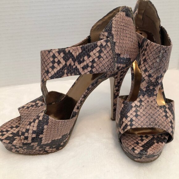 Nine West Pulman Platform Heels in Tan & Black Faux Snakeskin. No Signs of Wear. - Picture 6 of 6